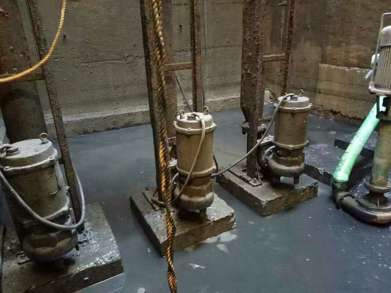 肇源污水池清理